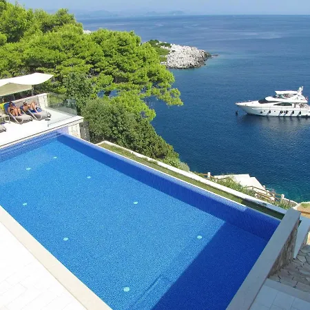 Mirosa Bed & Breakfast 4*
