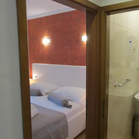 Bed and Breakfast Mirosa 4*