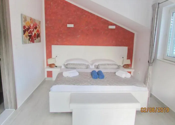 Couette-café Mirosa 4*